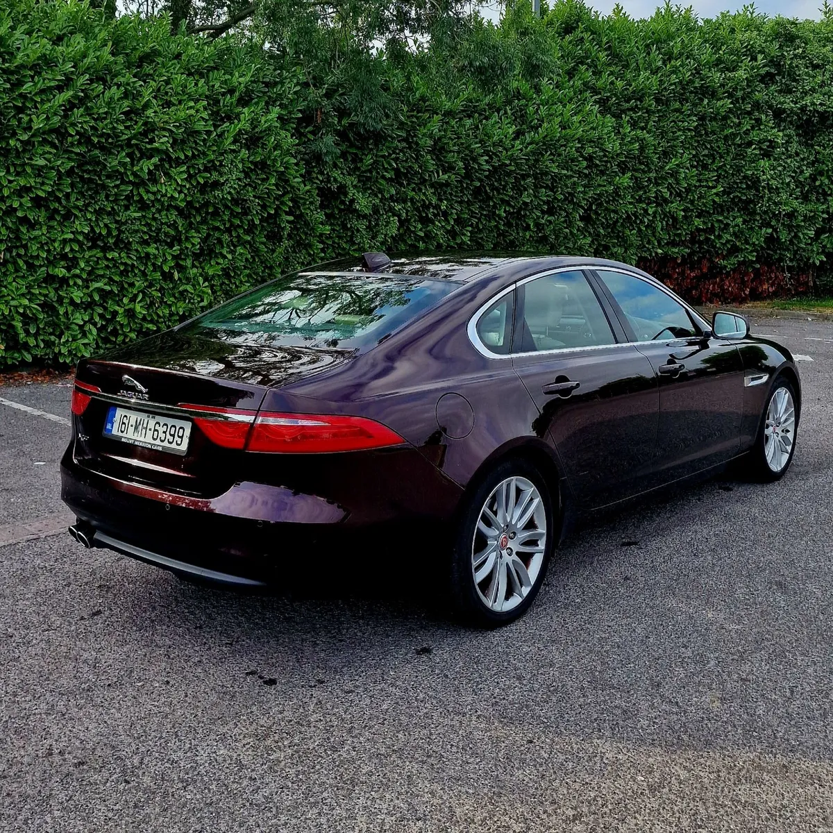 Car - Image 4
