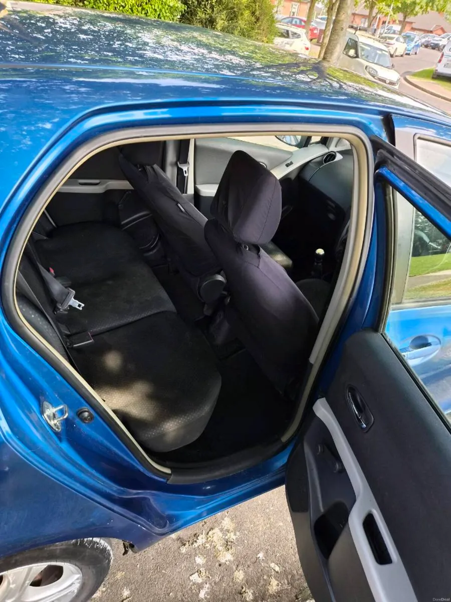 Toyota Yaris 2010 - Image 3