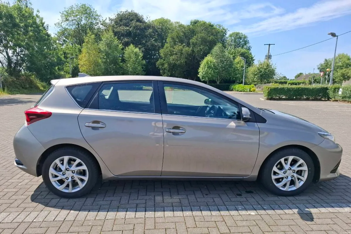 Toyota Auris 1.4 Diesel - Image 3