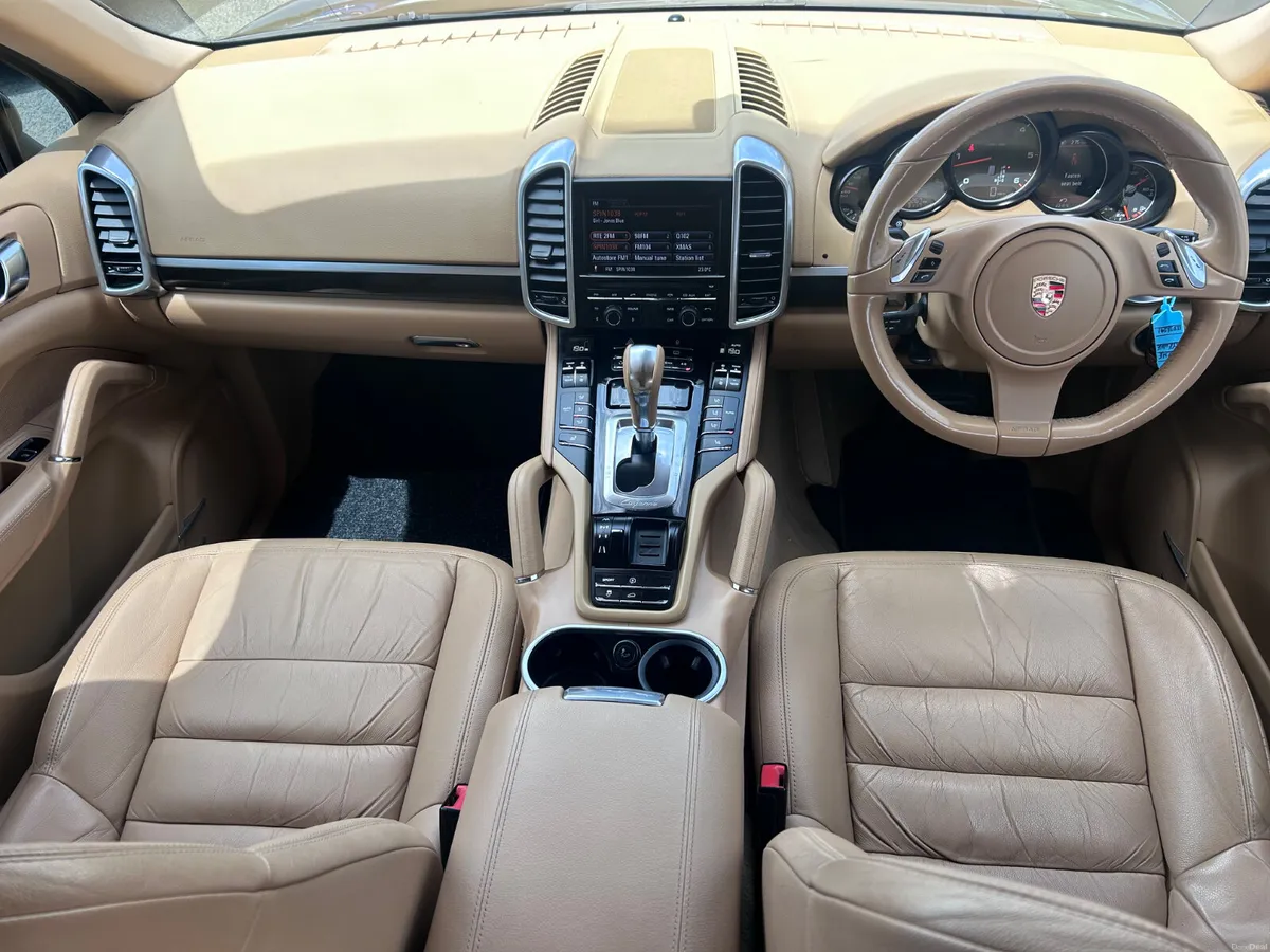 2012 PORSCHE CAYENNE 3.0d AUTO HIGH SPEC - Image 2