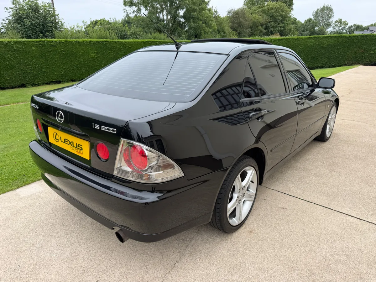 2001 LEXUS IS200 SE | SUNROOF | PRIVACY GLASS - Image 2