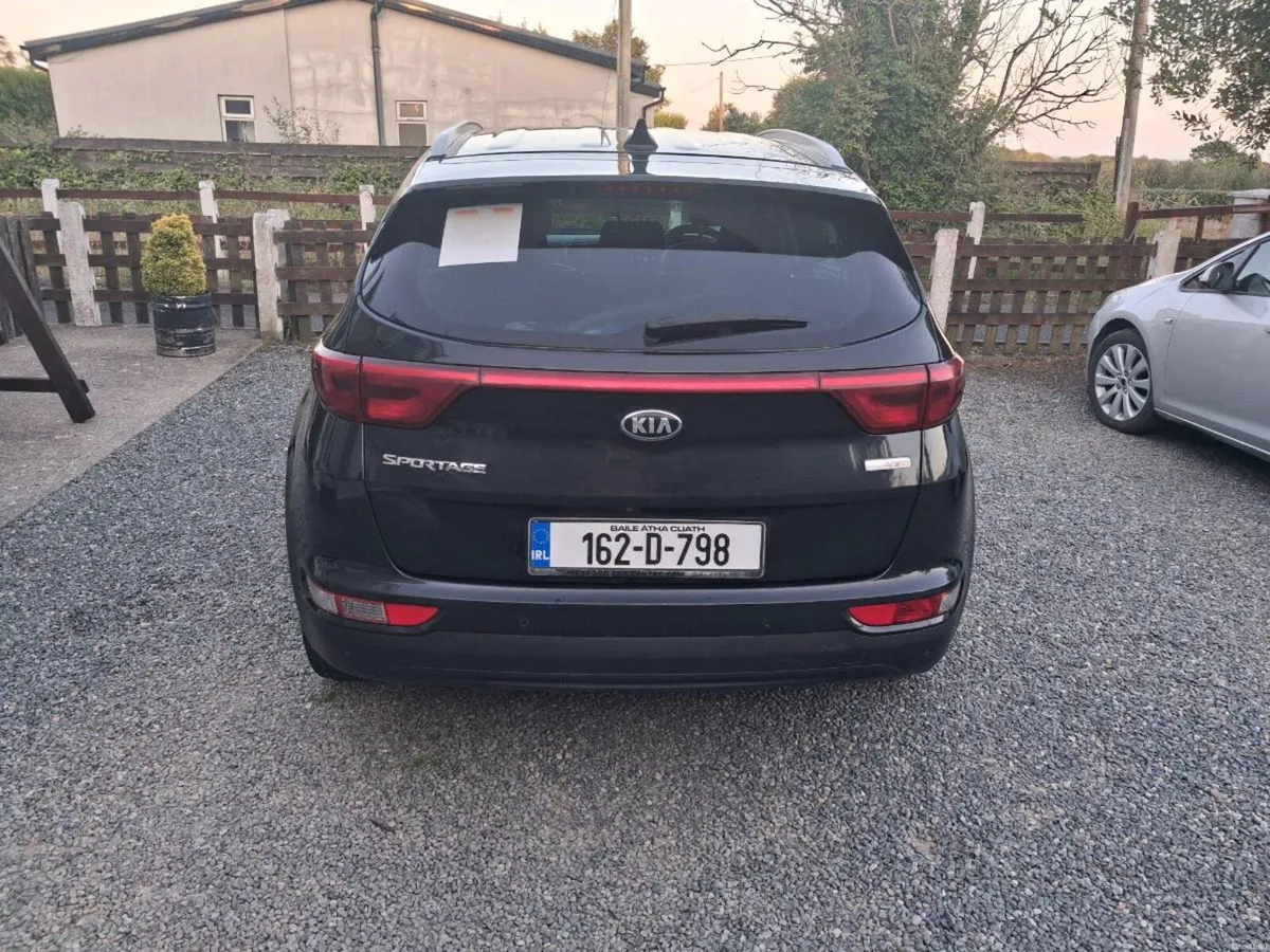 Car - Image 4