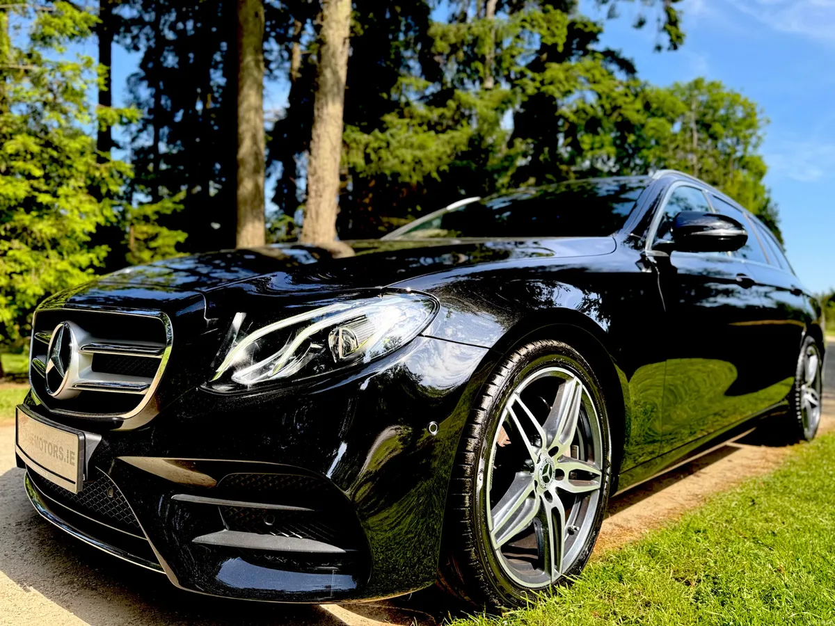 E220 AMG LINE ESTATE * LOW KMS * - Image 1