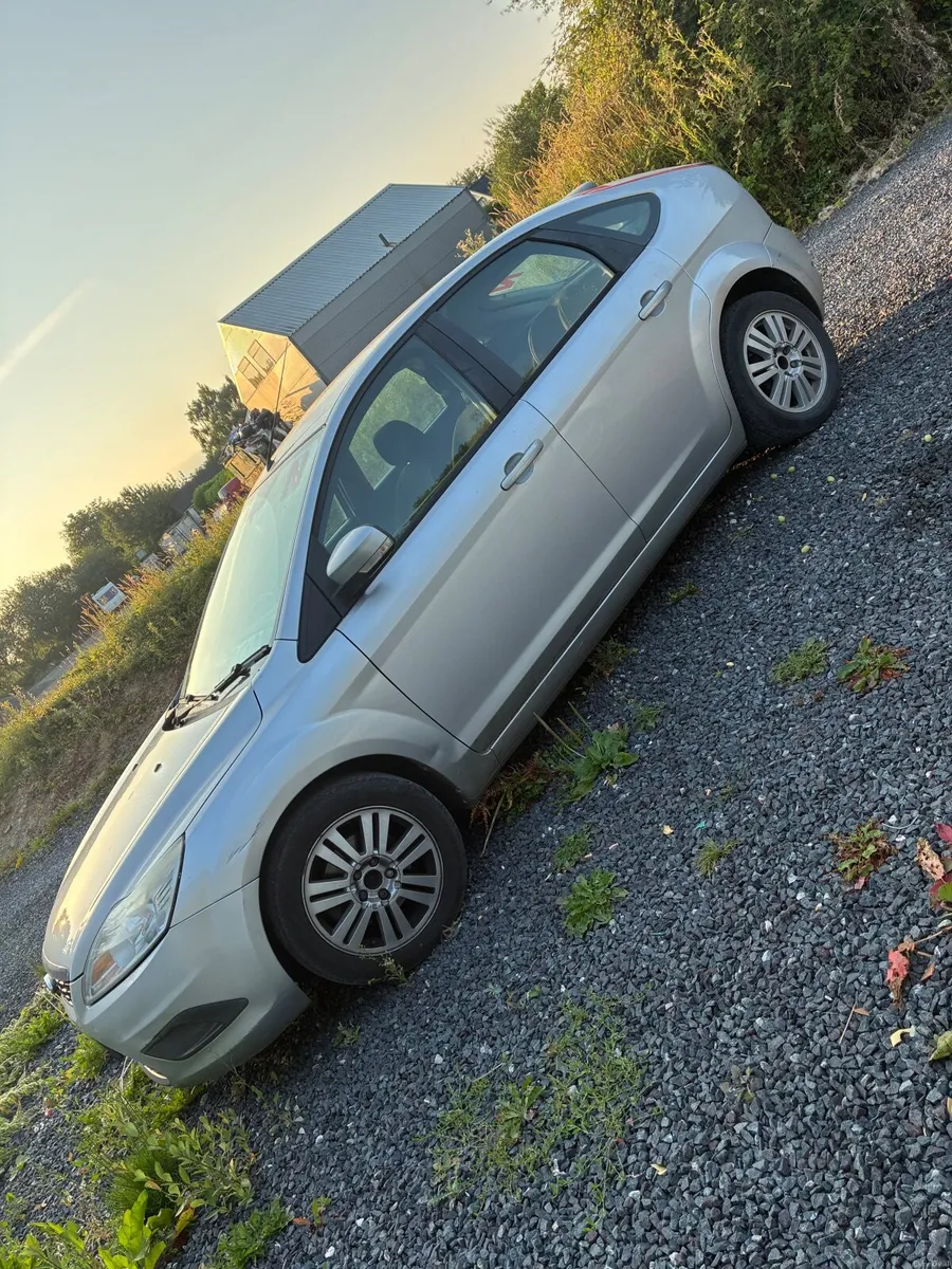 Ford Focus 2010 - Image 3