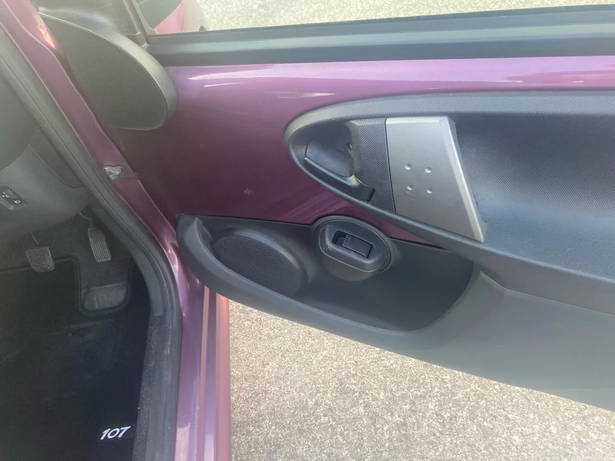 Car - Image 6