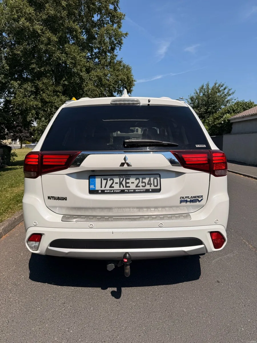 2017 Mitsubishi Outlander 200BHP Plug in Hybrid - Image 4