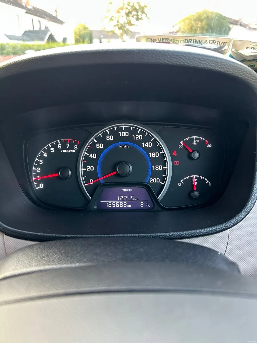 Hyundai i10 2014 - Image 2
