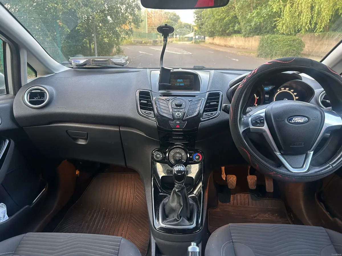 Ford Fiesta - Image 5
