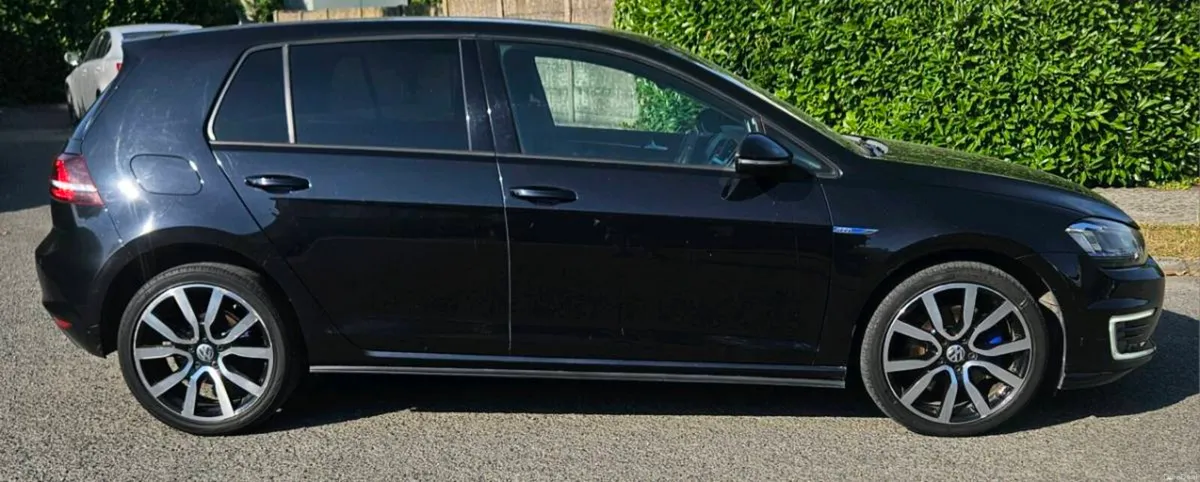 2016 VW Golf GTE AUTOMATIC - Image 4
