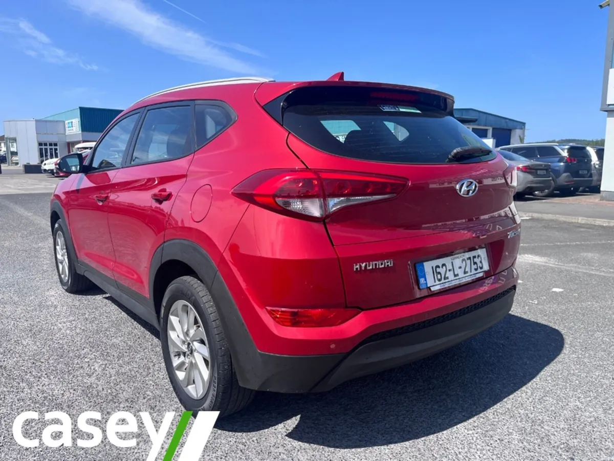 Hyundai Tucson 1.7 SE NAV BLD 116PS 5DR - Image 2