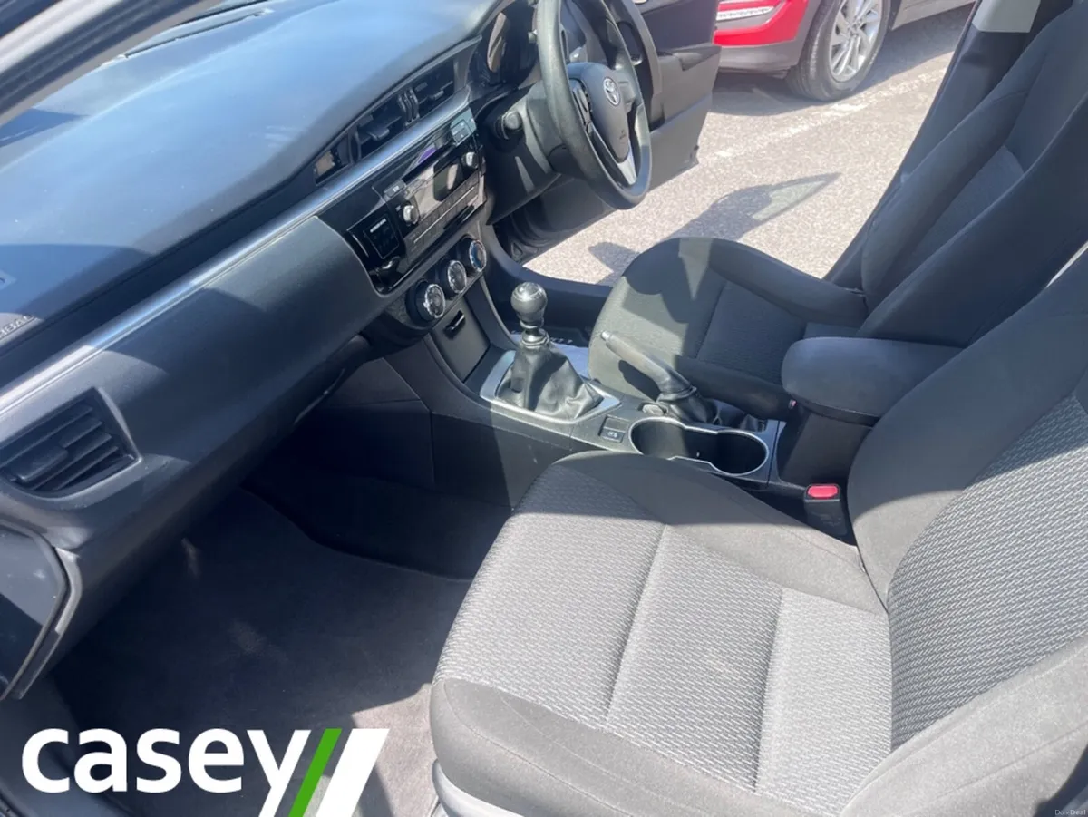 Toyota Corolla 1.4 D-4D TERRA 4DR - Image 6