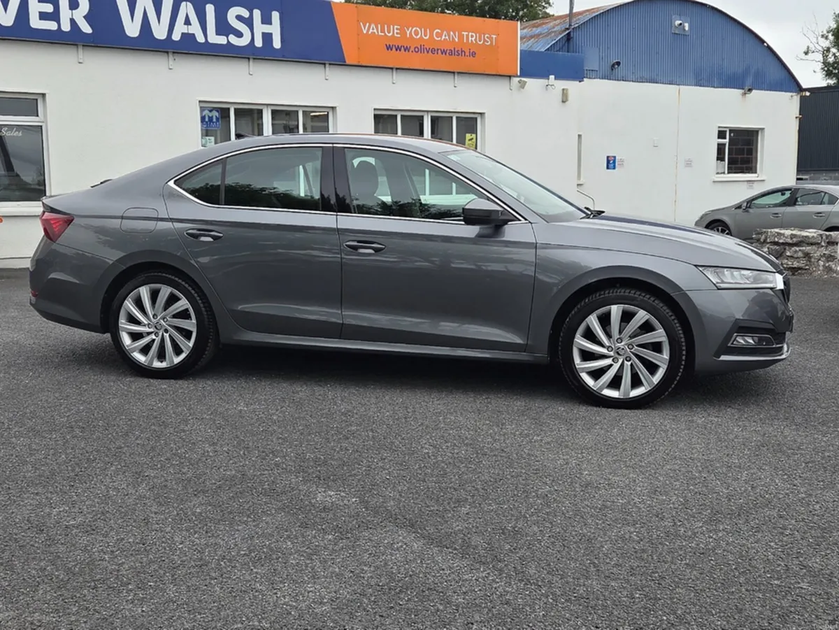 Skoda Octavia STYLE 2.0 TDI 150HP DSG 5 5DR AUTO - Image 3