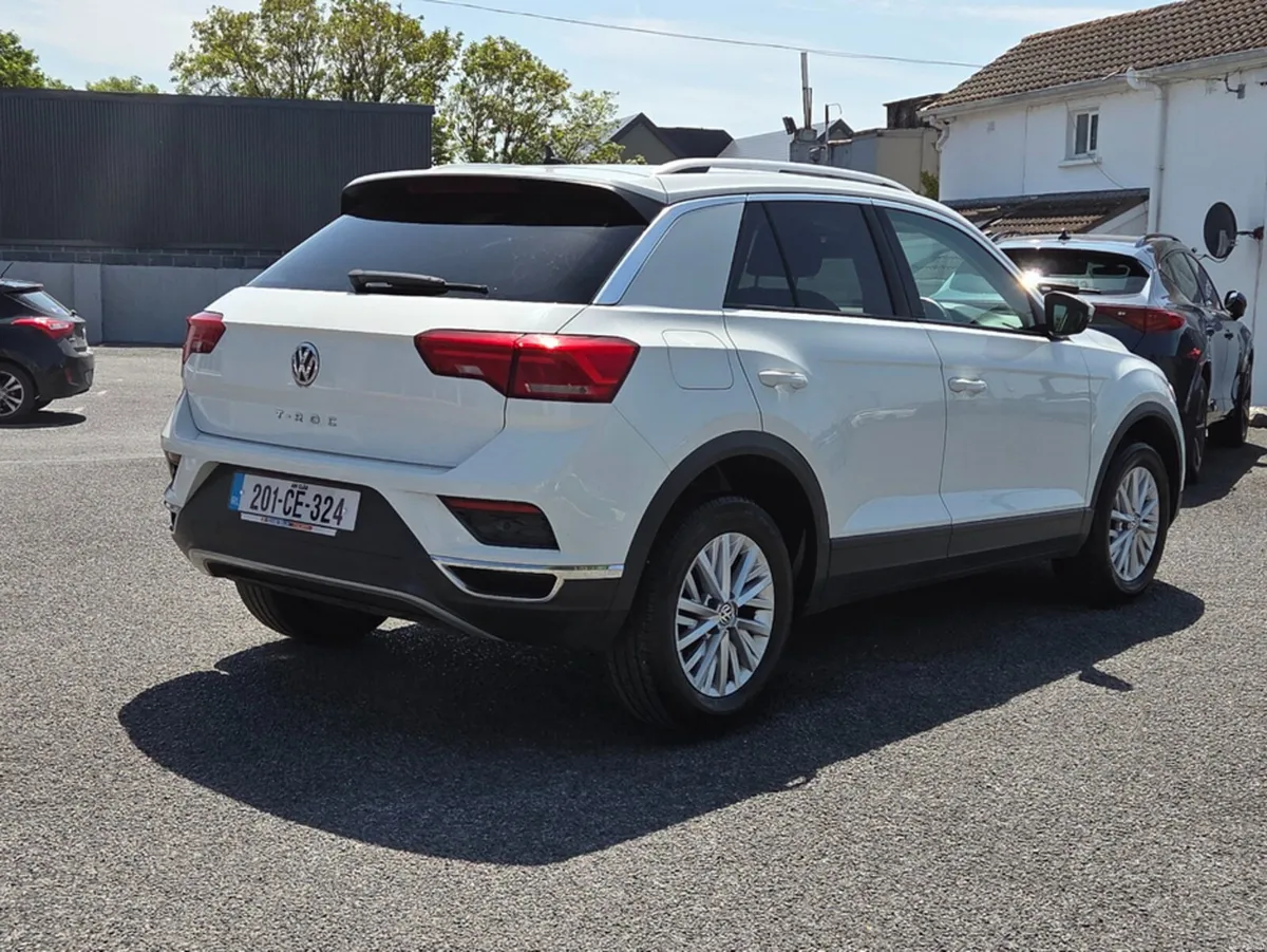 Volkswagen T-Roc DESIGN 1.6 TDI MANUAL 6SPEED FWD - Image 4
