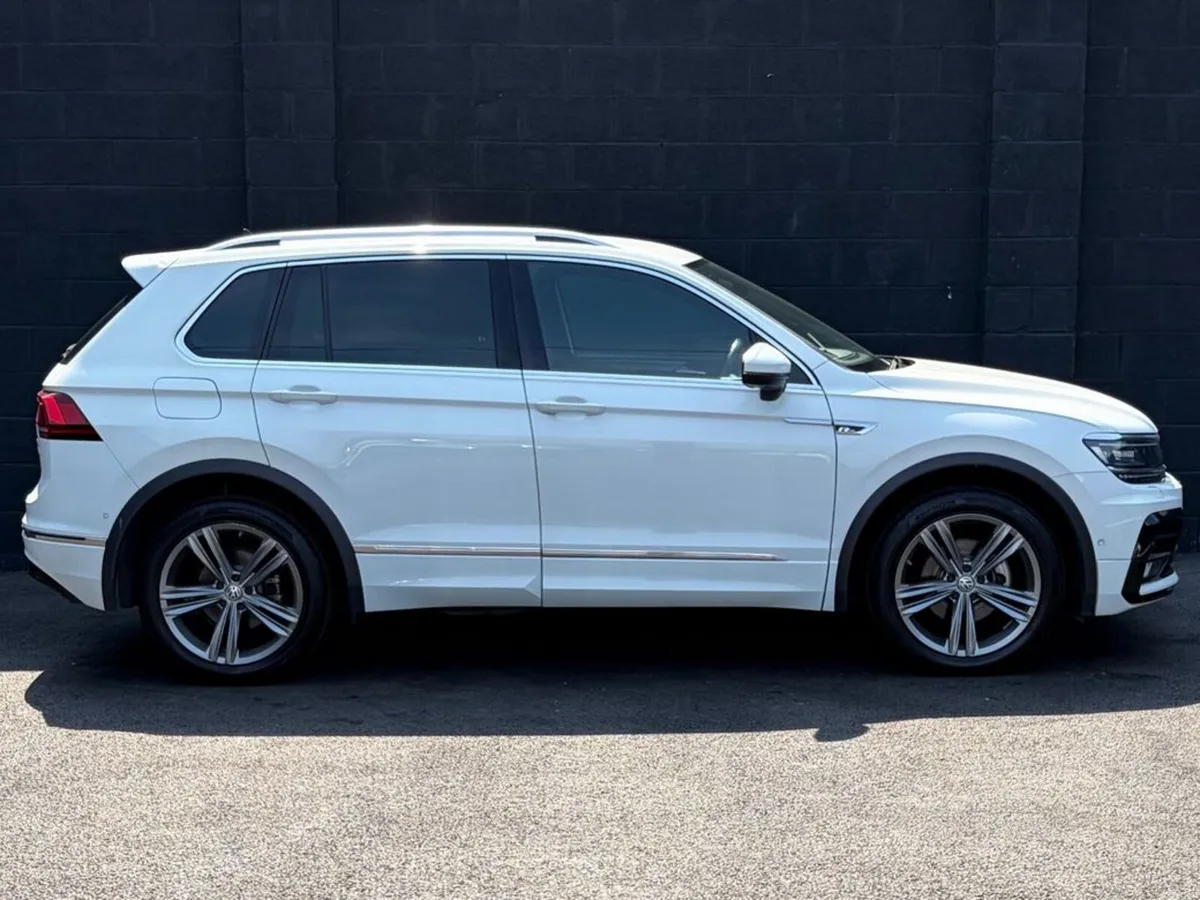 Volkswagen Tiguan RLINE 4MOTION DSG - Image 2
