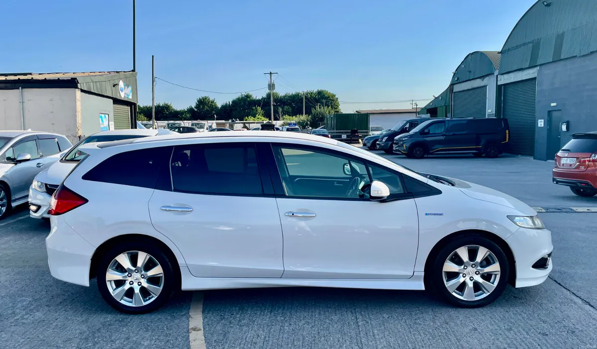 HONDA JADE 2015 /1.5, HYBRID/ - Image 4