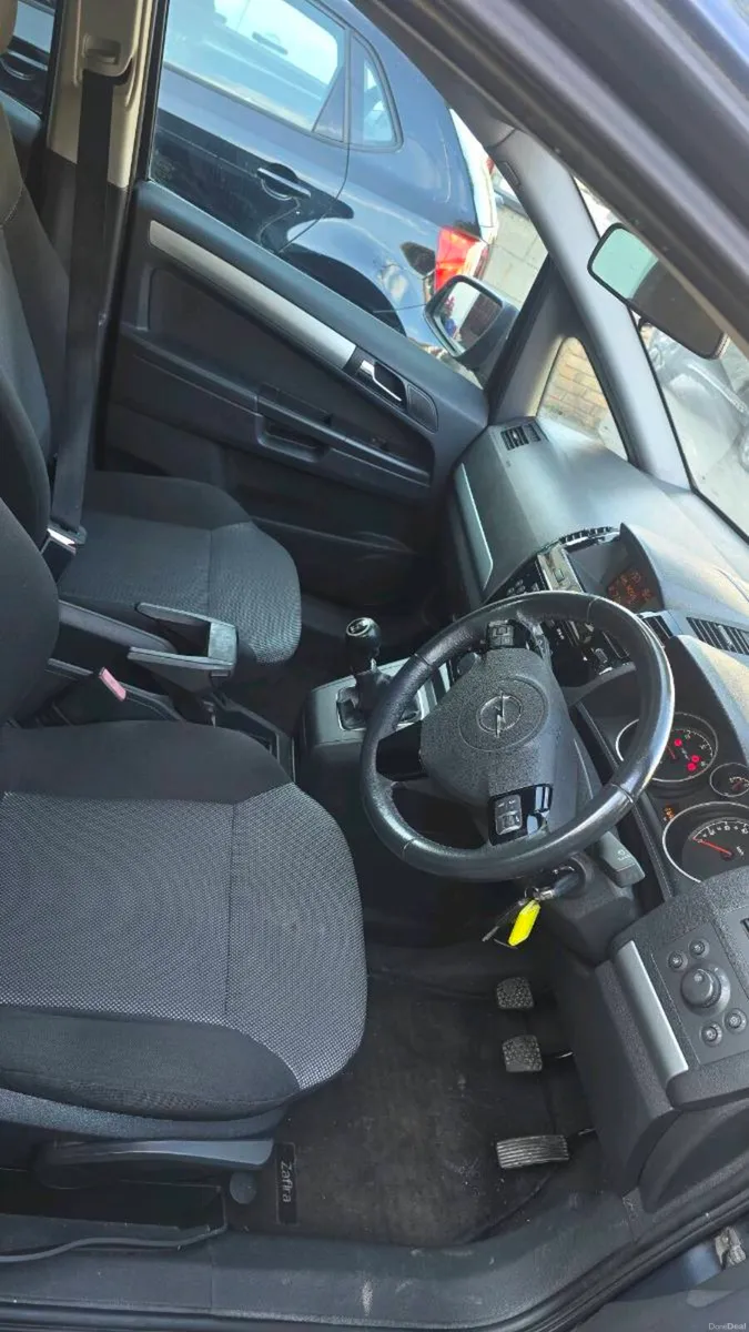 2011 Zafira - Image 2