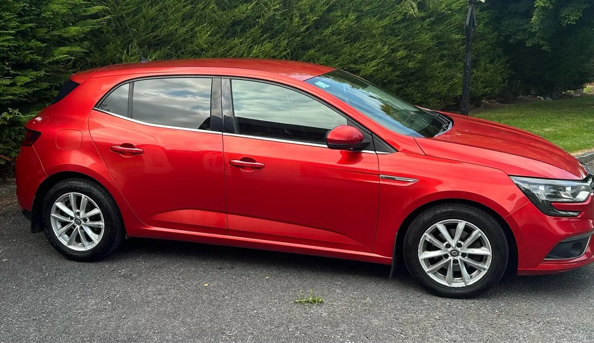 Renault Megane 2017 - Image 2