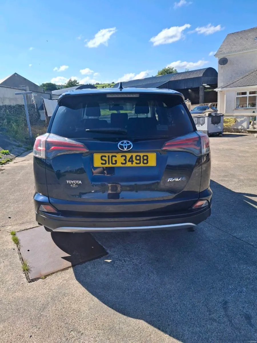 2017 Toyota RAV4 2.0 D-4D Business Edition TSS 2WD - Image 4
