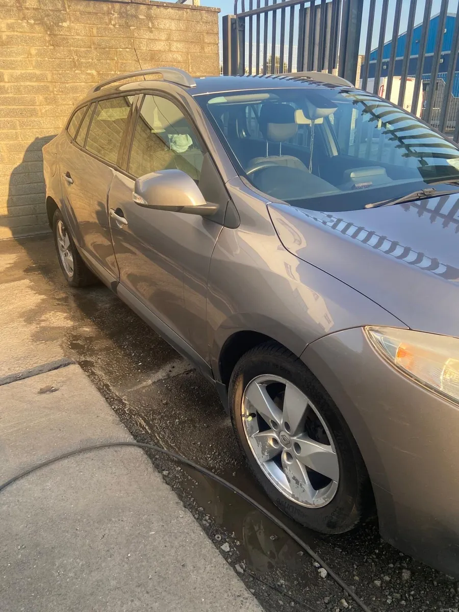 Car - Image 3