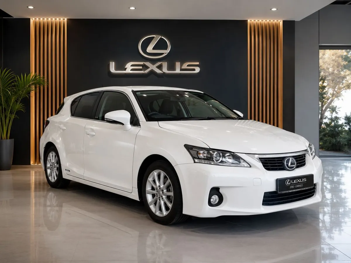 Lexus CT 2012 - Image 1