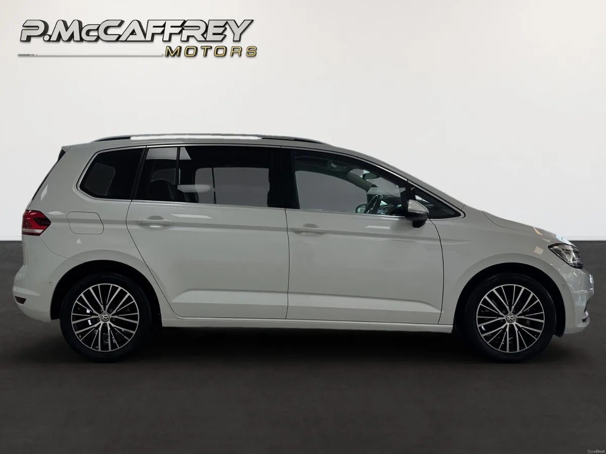 2018 Volkswagen Touran 2.0TDI Premium Leather Sunr - Image 4