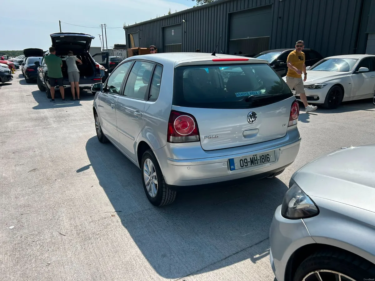€2222 Volkswagen Polo 2009 low miles nct&tax €2222 - Image 4