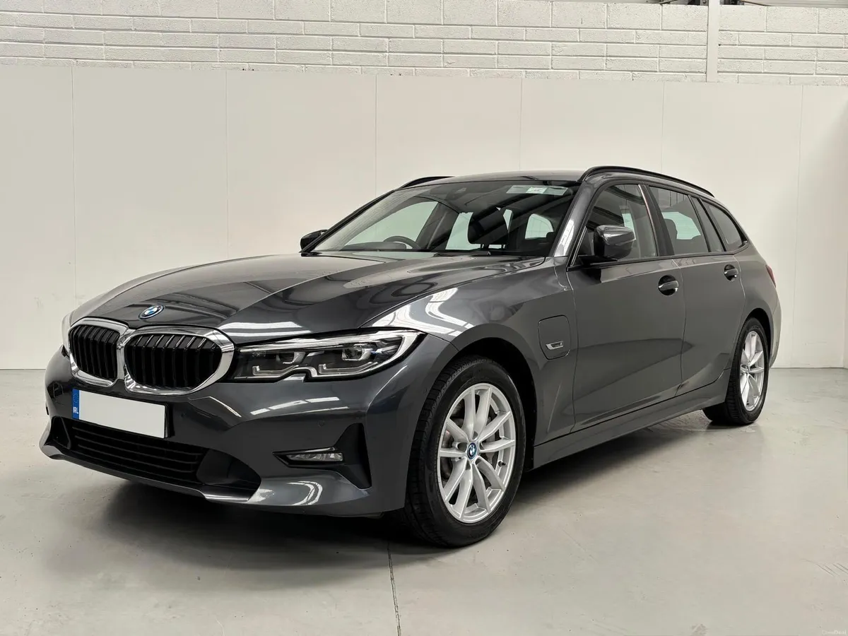 BMw 330E SE Pro Estate - Image 4
