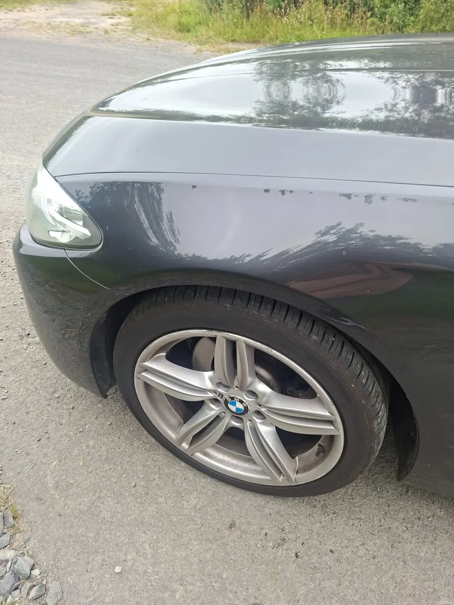 BMW 5-Series 2015 - Image 2