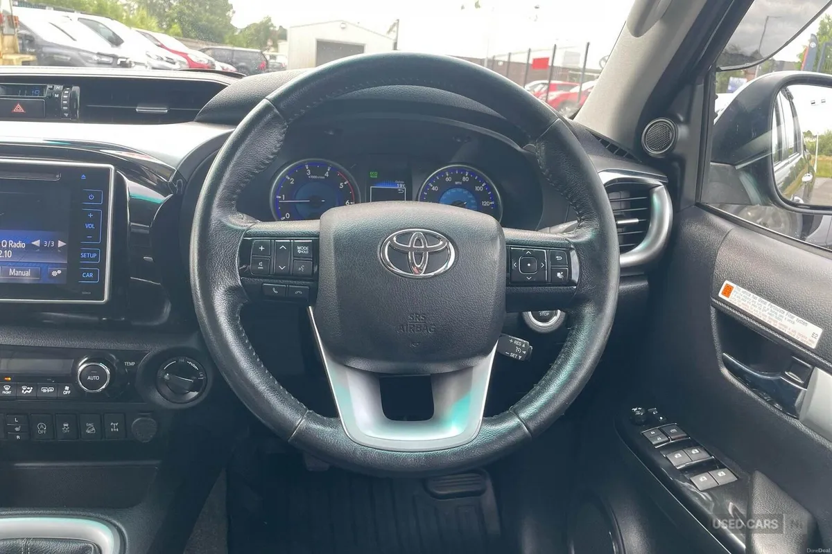 Toyota Hilux 2.4 D-4D Invincible 4WD Euro 6 (s/s) - Image 6