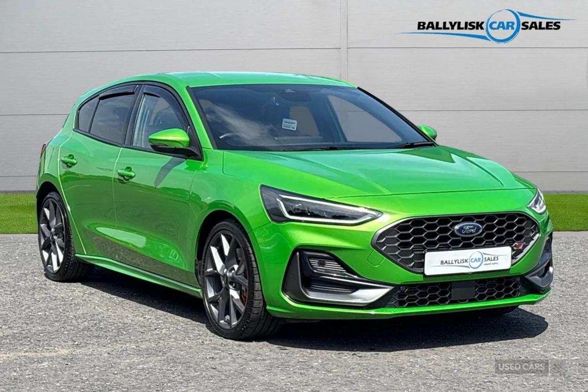 Ford Focus 2.3T EcoBoost 280PS ST in Mean Green wi - Image 1