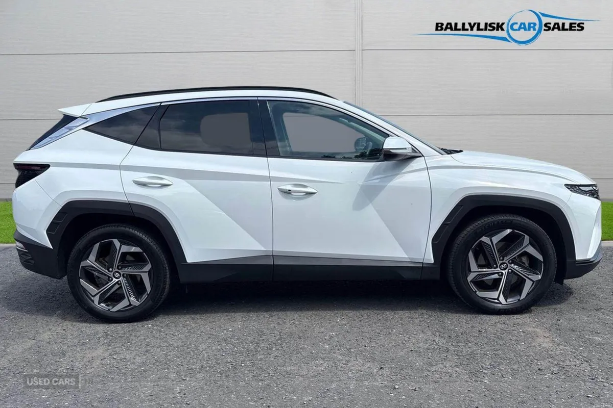 Hyundai Tucson 1.6 h T-GDi Premium Self Charge Hyb - Image 3