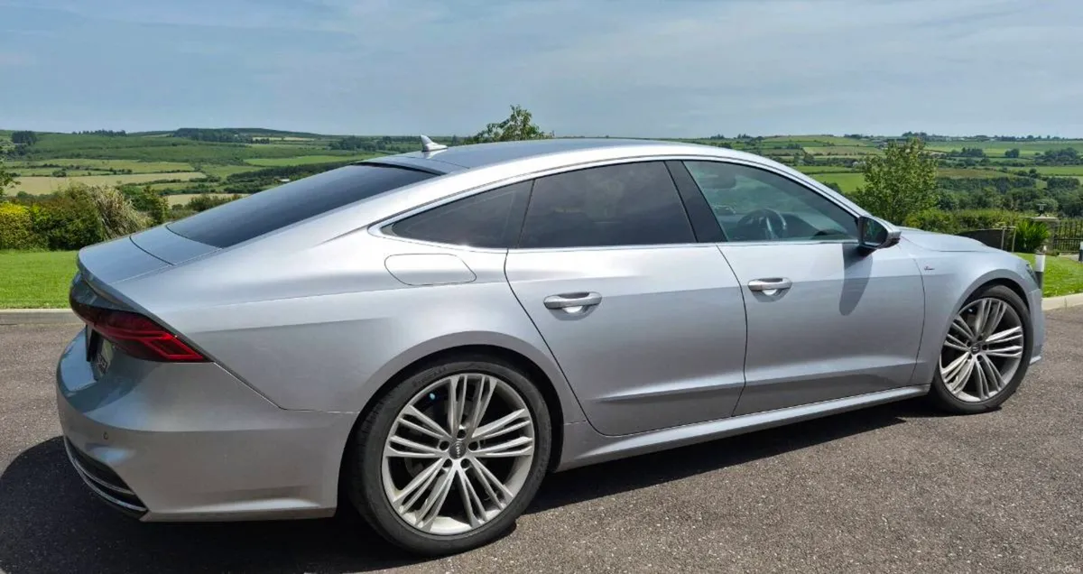 Audi A7 **50 TDI S-Line 286HP QUATTRO** - Image 3
