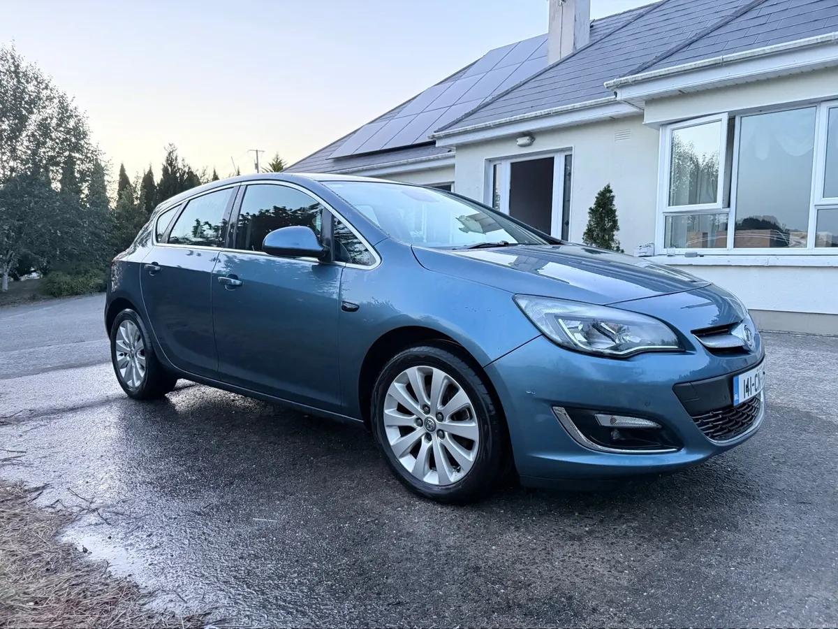 Vauxhall Astra 2014 - Elite (Low mileage) - Image 4
