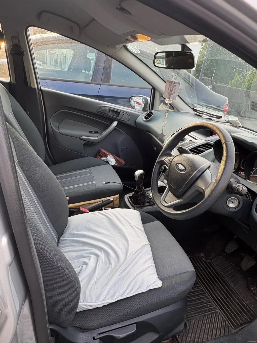 2010 ford fiesta - Image 3