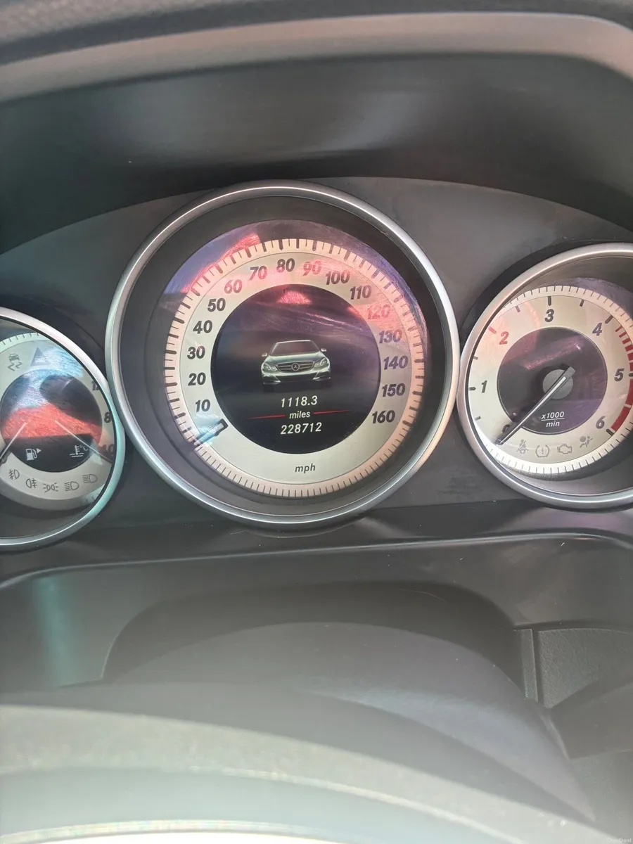 Mercedes-Benz E-Class 2015 - Image 3