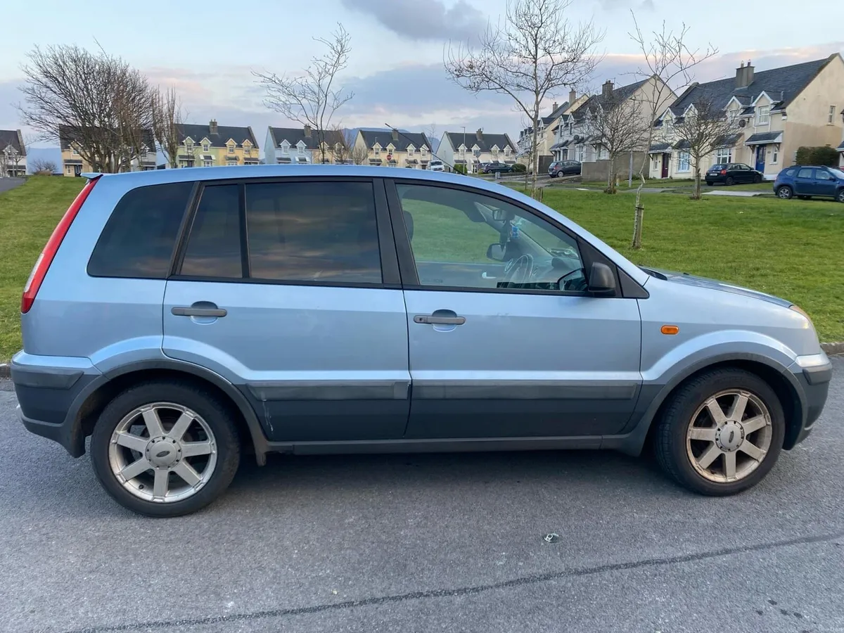 Car - Image 5