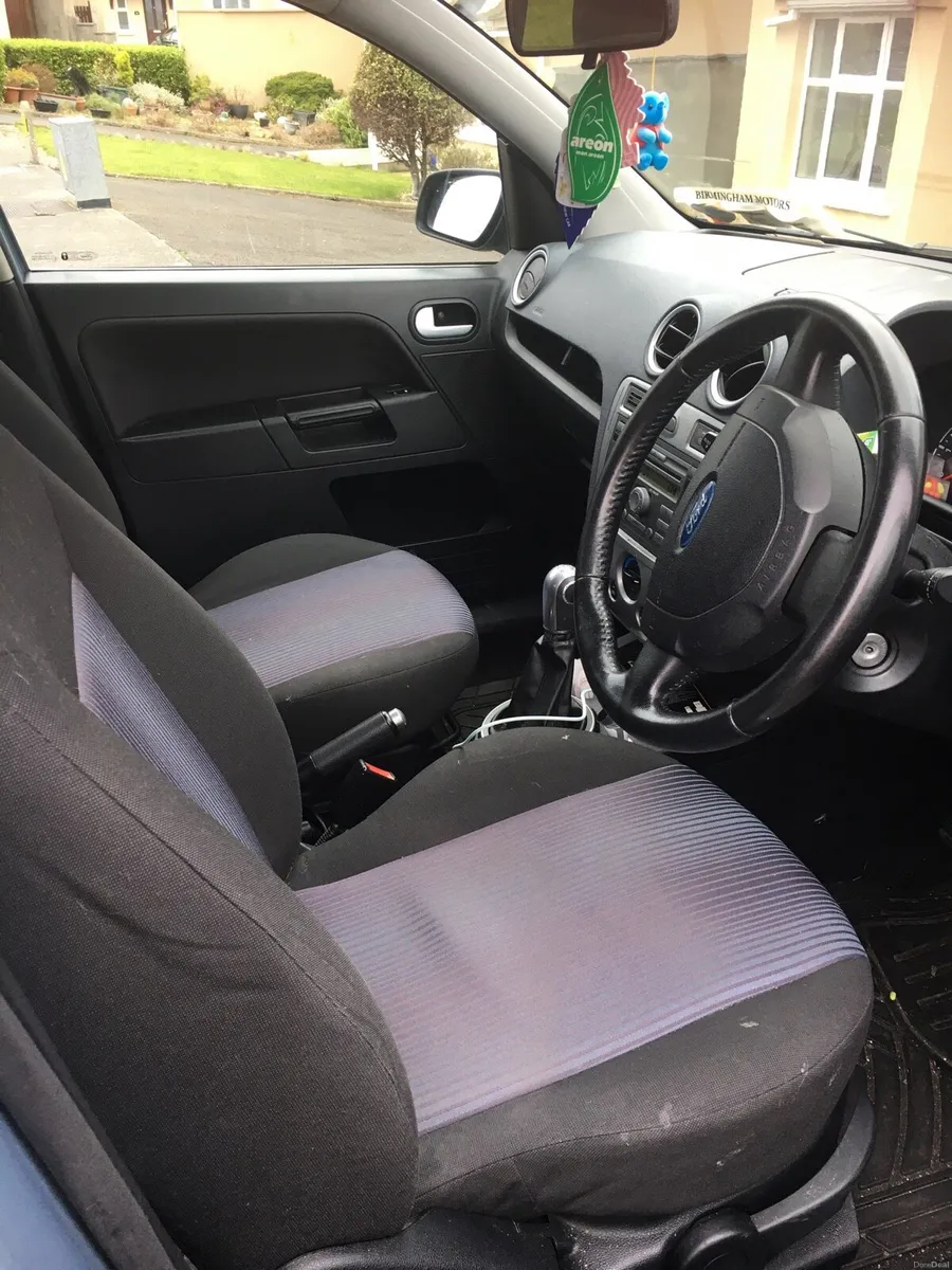Car - Image 3