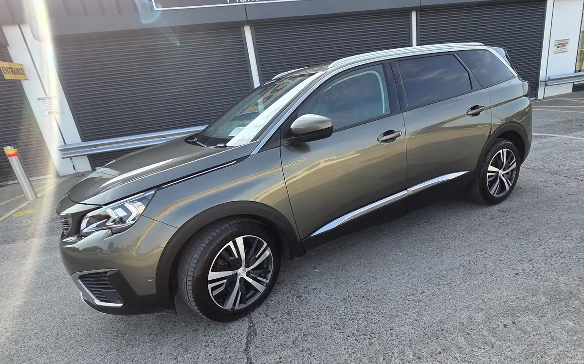 Peugeot 5008 2018 - Image 1