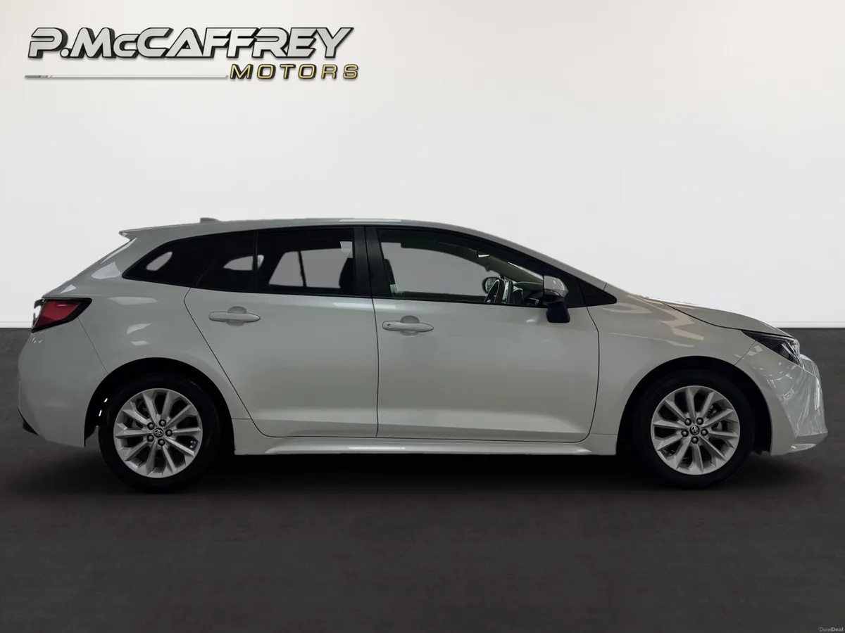 2022 Toyota Corolla S 1.8 Self Charging Hybrid - Image 4