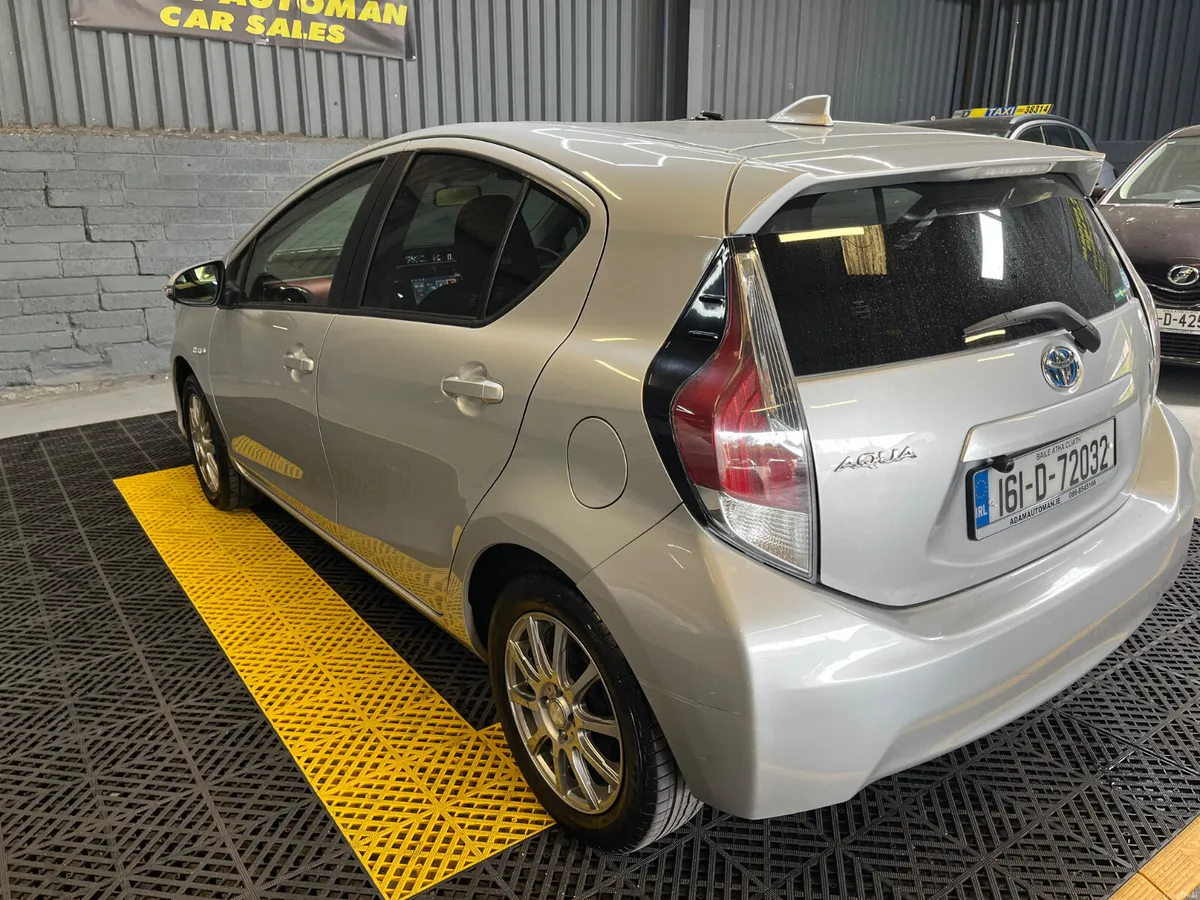 Toyota Aqua 2016 auto hybrid - Image 5