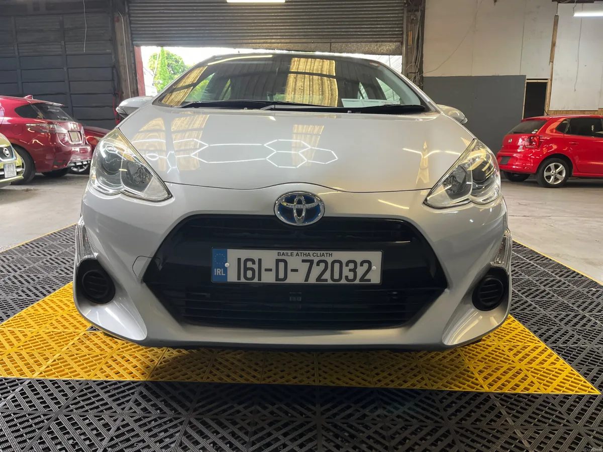 Toyota Aqua 2016 auto hybrid - Image 3