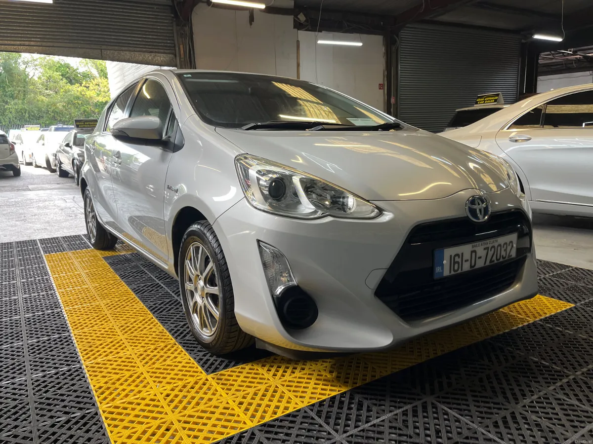 Toyota Aqua 2016 auto hybrid - Image 1