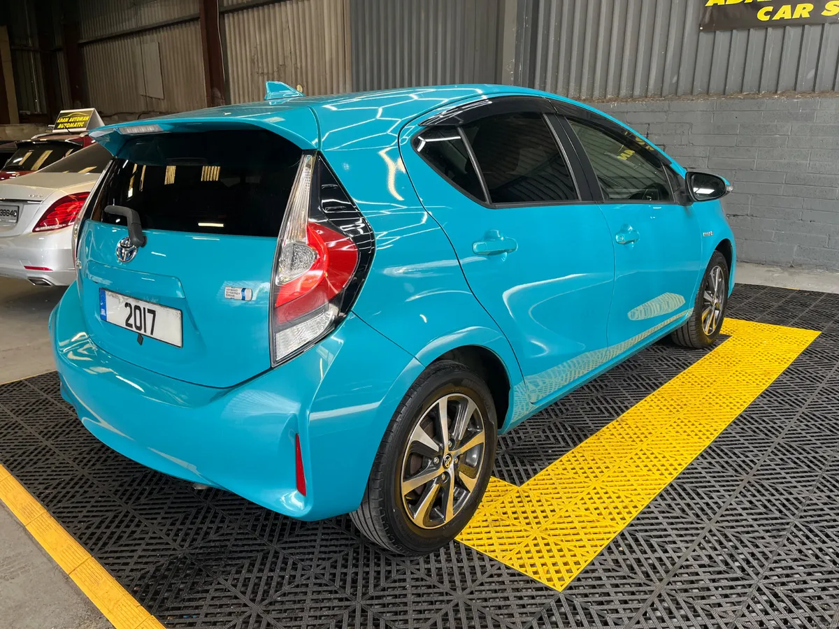 Toyota Aqua 2017 new shape - Image 4