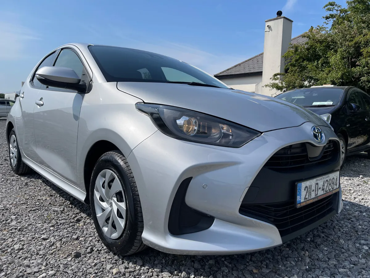 Toyota Yaris 2021  Petrol Hybrid OLED 10” Display - Image 4