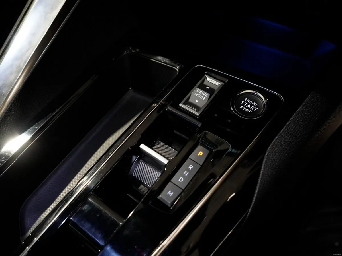 2023 Peugeot 3008 Allure 1.5 BlueHDi 130bhp  Auto - Image 3