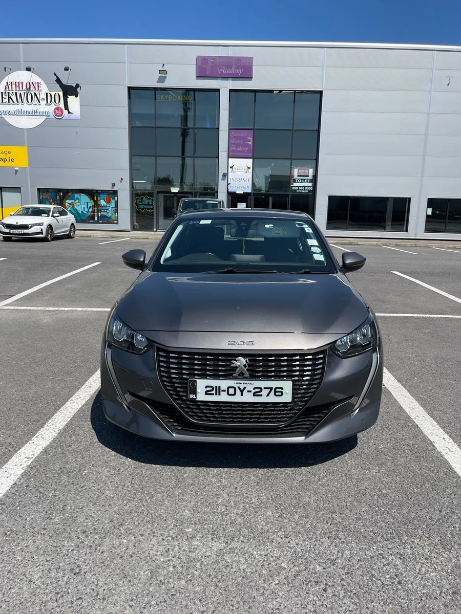 Peugeot 208 1.5 L Diesel - Image 2