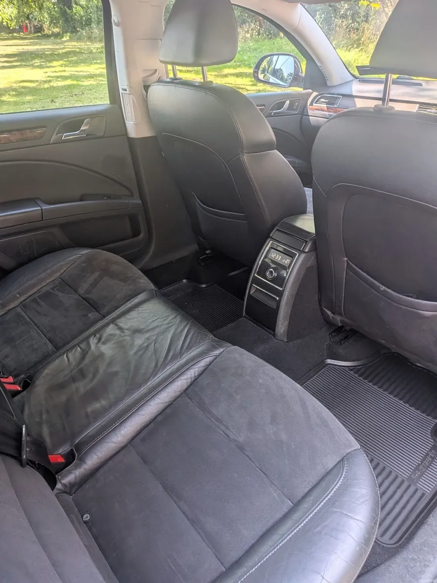 Skoda Superb 2011 - Image 2