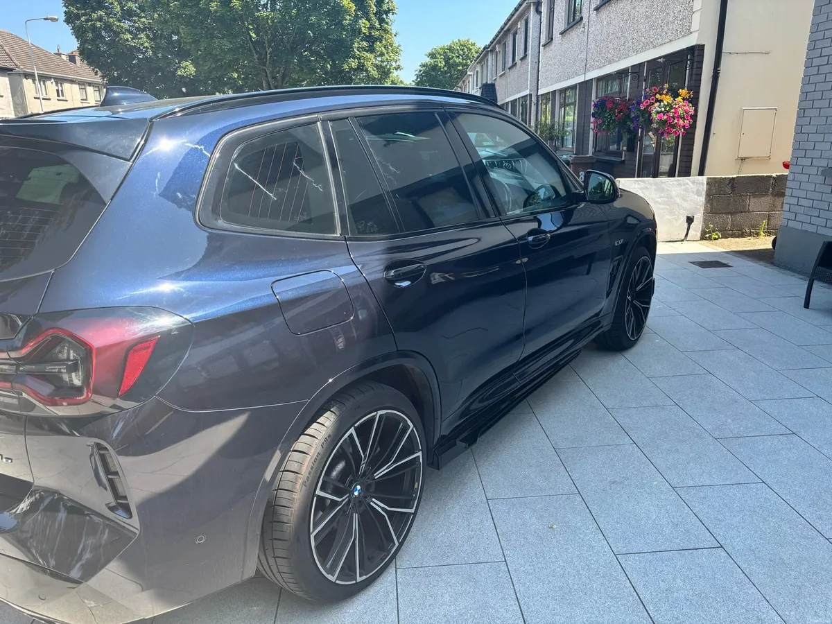 Car - Image 3