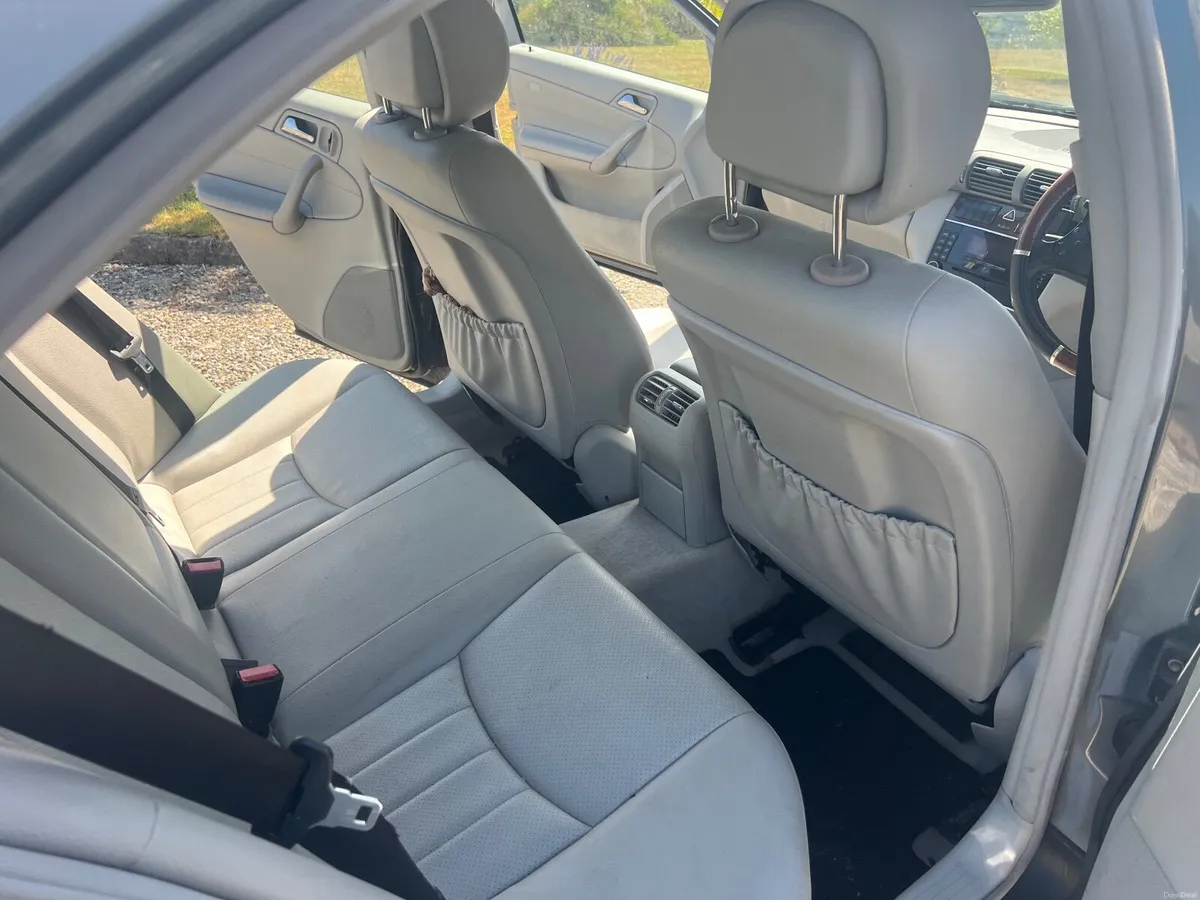 Mercedes-Benz C-Class 2007 - Image 3