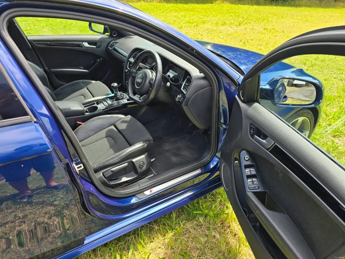 Audi A4 S line black edition 2 L Diesel - Image 5